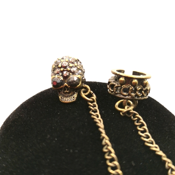 Skull stud with ear cuff - Picture 2 of 3